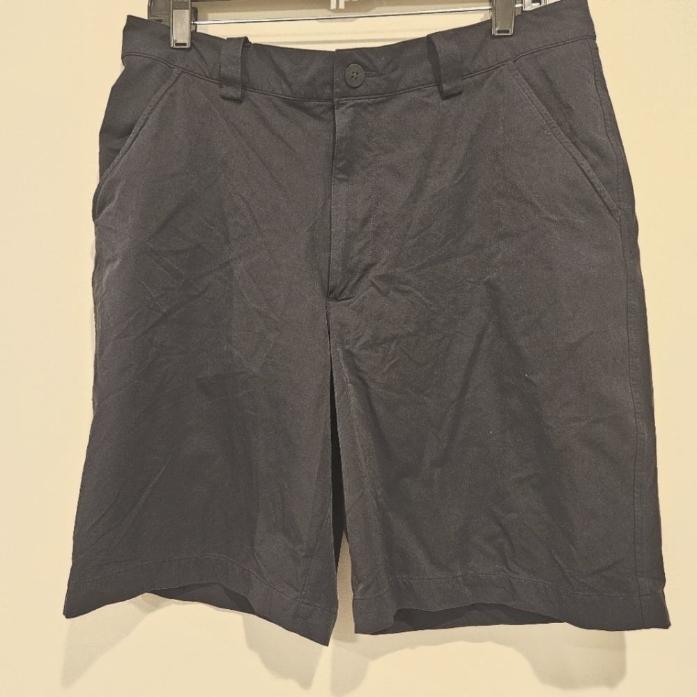Men's Under Armour golf shorts medium